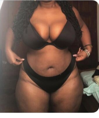 Ivykungu Nude Leaks OnlyFans Photo 9