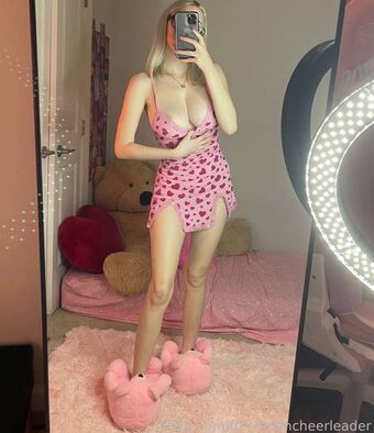 freshmancheerleader Nude Leaks OnlyFans Photo 40