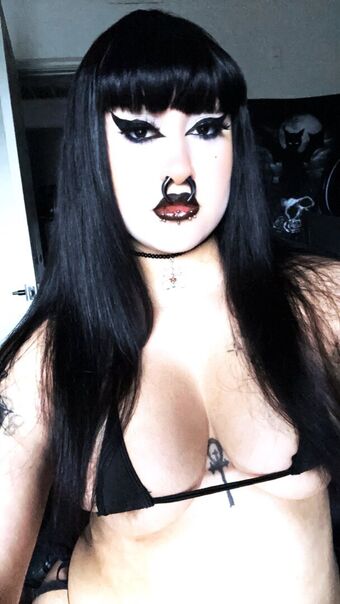 Gothic Vampire Vixen Nude Leaks OnlyFans Photo 1