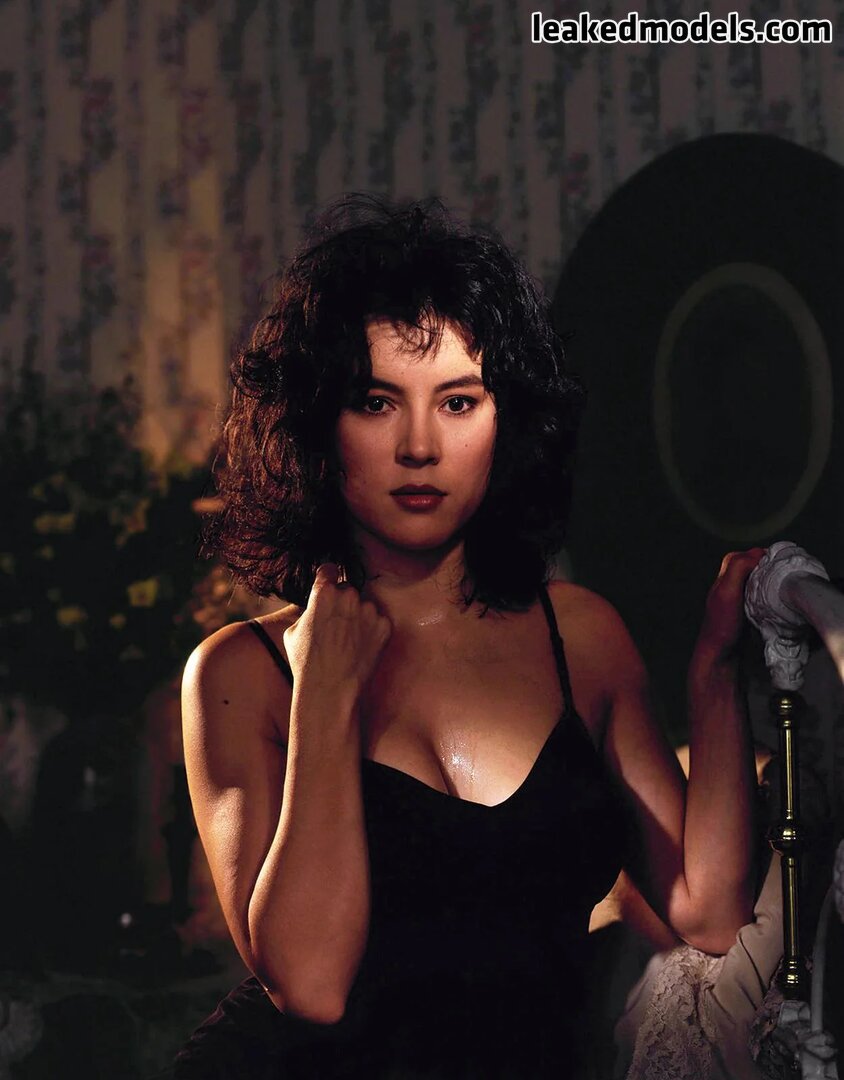 Jennifer Tilly Nude Leaks OnlyFans Photo 17