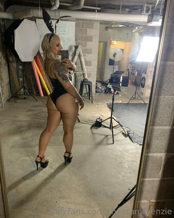 shazzamckenzie Nude Leaks OnlyFans Photo 8