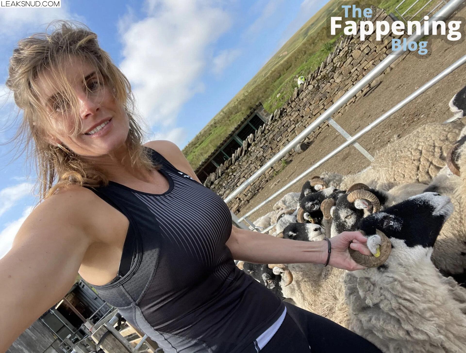 Amanda Owen / yorkshireshepherdess leaks onlyfans Nude leaks Onlyfans - EroMe